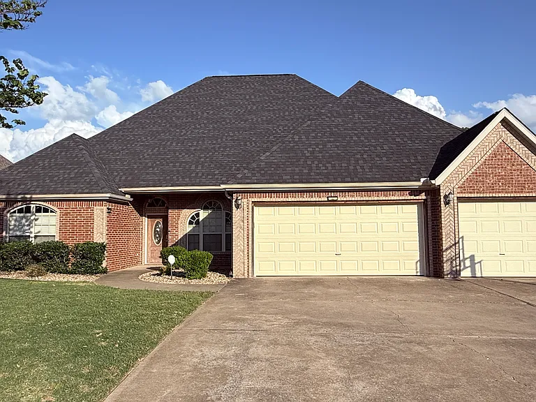 2601 SW Azalea Ave — Photo 1