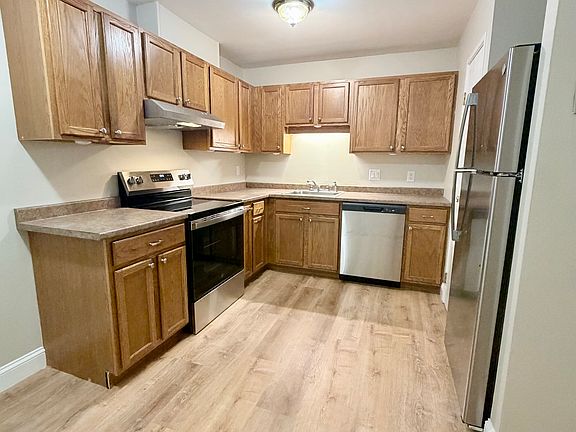 3rd image of 21 Chapel Hill Dr APT 11