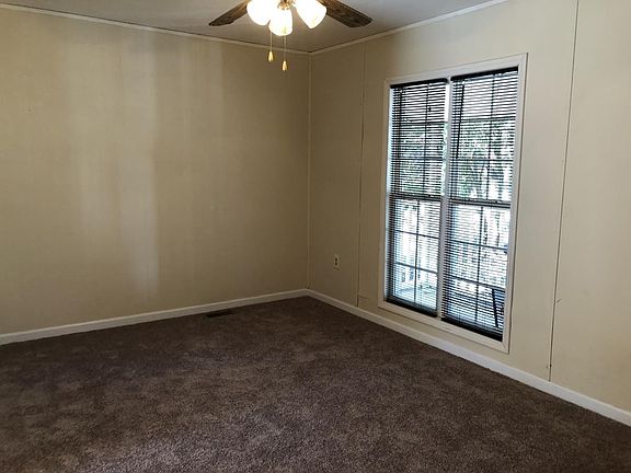 4th image of 395 Seminole Dr
