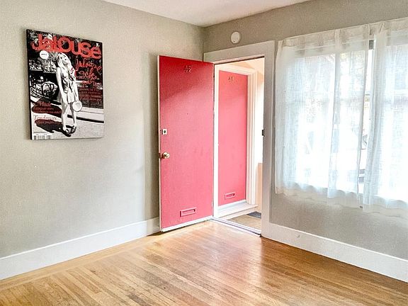 3rd image of 42 Seward St