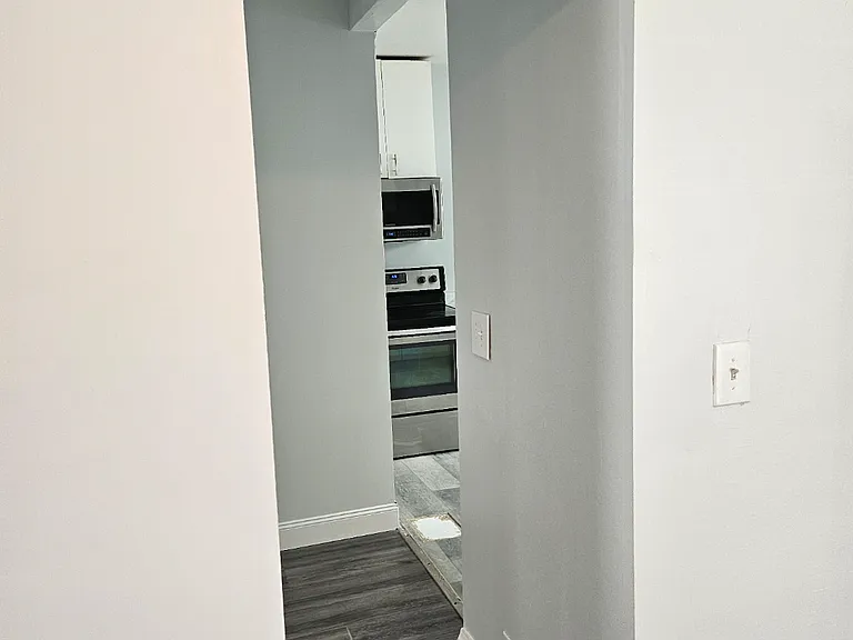 1696 Manchester Ave — Photo 22