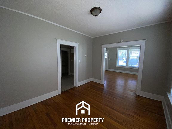 4th image of 696 N Willett St