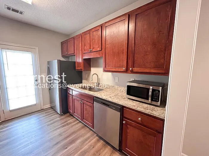 8648 Thomas Ln — Photo 6