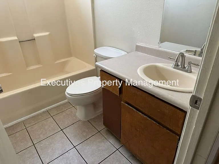 1859 Heritage Dr — Photo 7