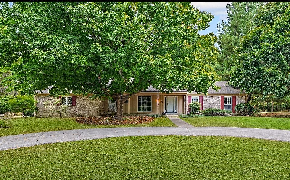 1st image of 1606 Woodfield Dr