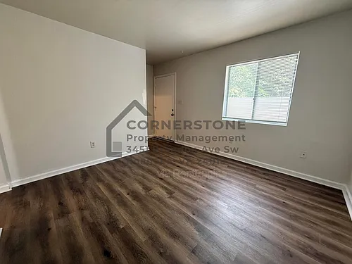 106 Lee Ave NE #3 Photo 1