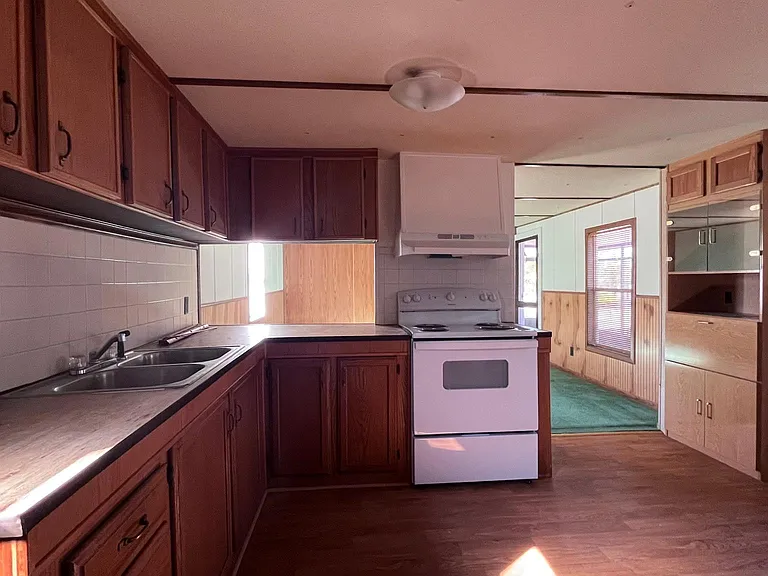 7361 Westview Ct — Photo 10