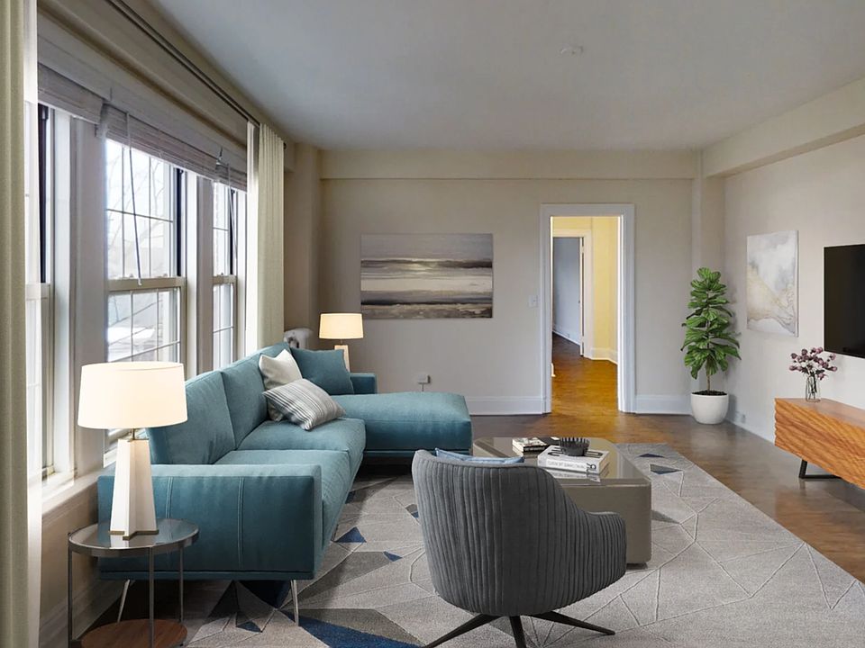 2nd image of 1405 Beacon St #604