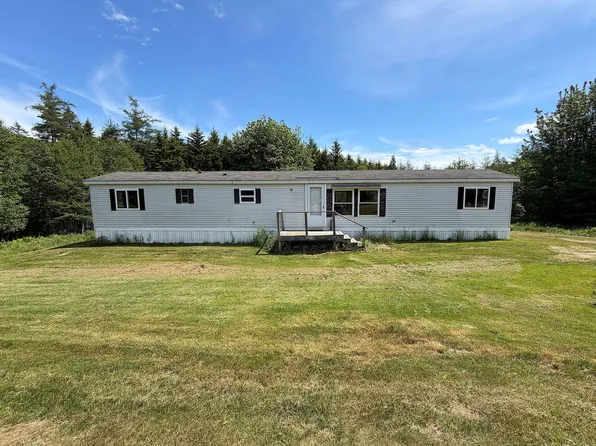 12 Lindsay's Road, Deer Isle, ME 04627