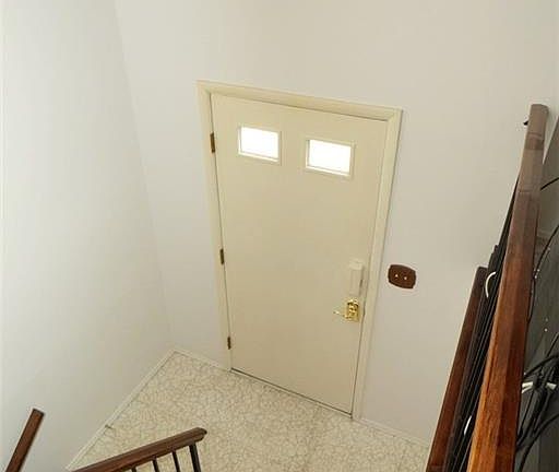 3rd image of 716 Cindy Ln