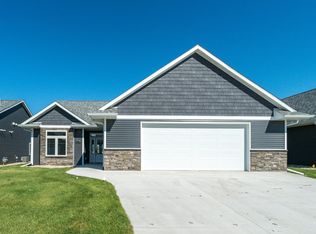 3104 Buttercup Trl, Mankato, MN 56001