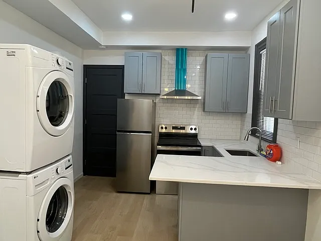 Orange St — Photo 3