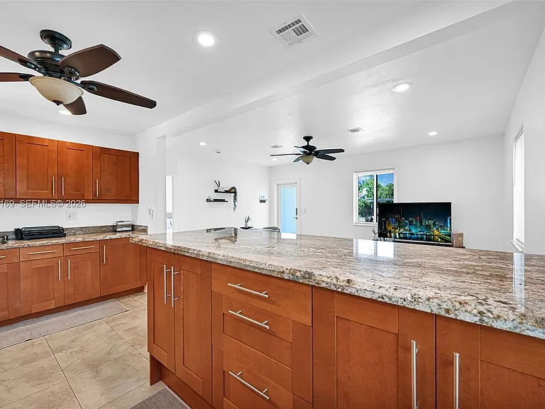 1328 N Andrews Ave — Photo 13