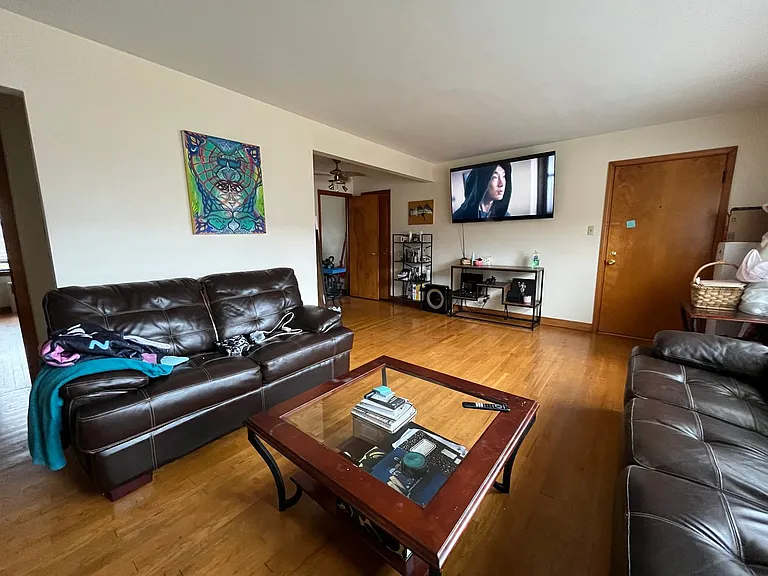 7254 W Center St — Photo 4