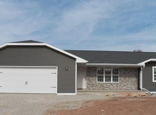 3445 Paula St, Green Bay, WI 54311