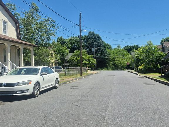 4th image of 810 W Grant St