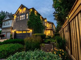 40 Premier Rd, Hamilton, ON L8B 0K7