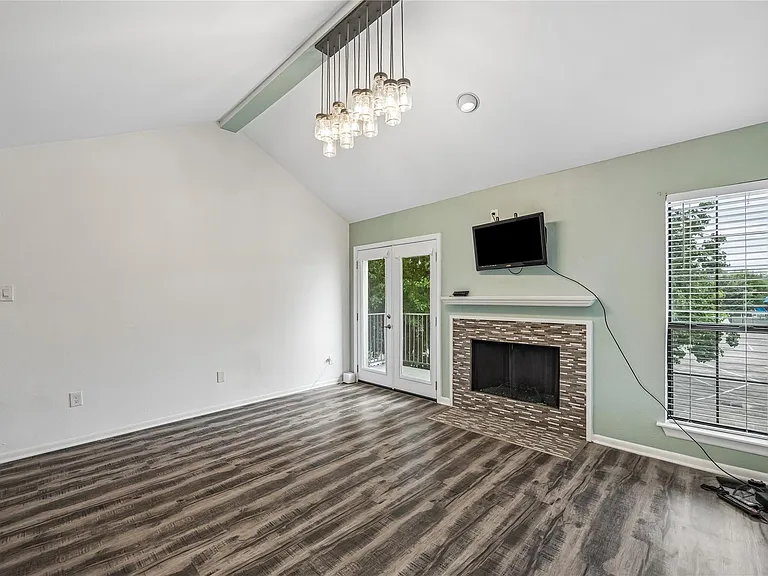 763 Bering Dr #B — Photo 7