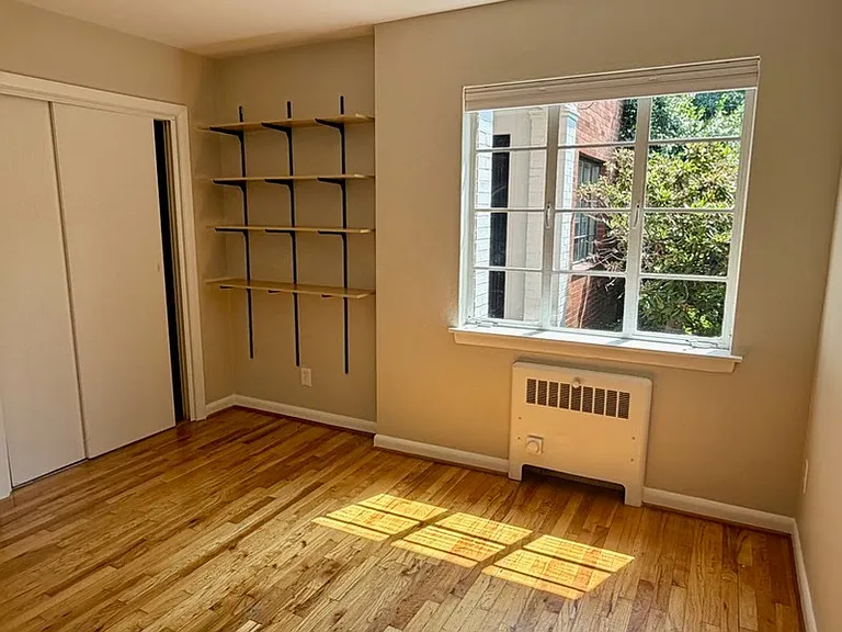 2169 NW Irving St #10 — Photo 18