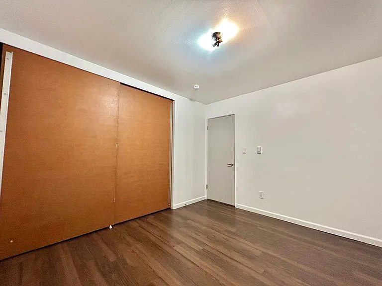 Bayview Apartments — Photo 44