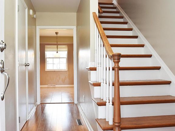 5th image of 4741 Larwell Dr