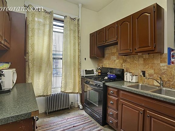 3rd image of 348 W 48th St APT 1W