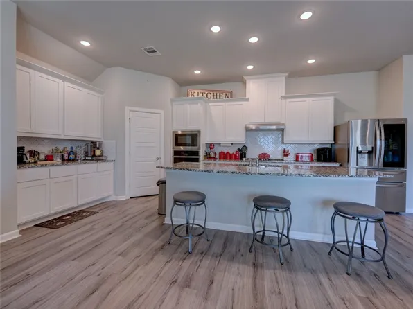 4805 Briarwood Dr, Haltom City, TX 76137