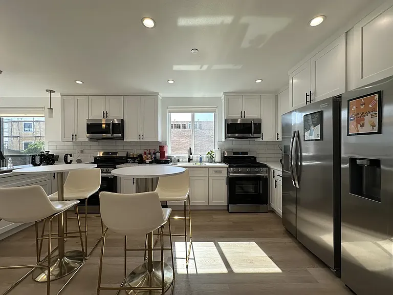 35 1340 1/2 Pl W — Photo 39