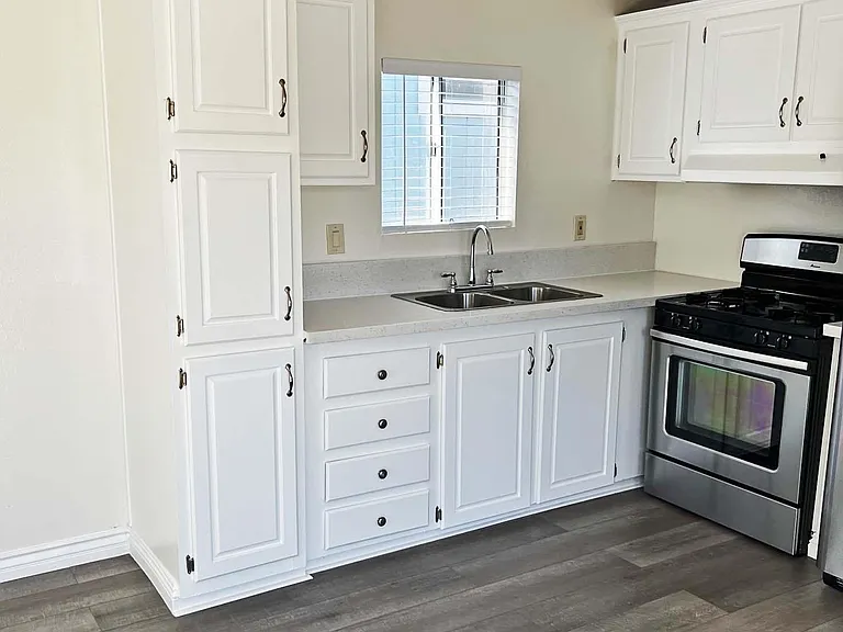 133 E 16th St #46 — Photo 3