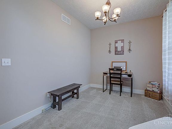 5th image of 318 Brampton Pl