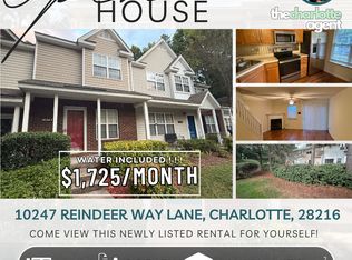 10247 Reindeer Way Ln, Charlotte, NC 28216