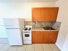 710 NE 85th St, Miami, FL