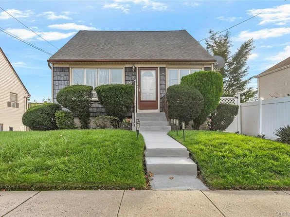 142 Washington Avenue, Valley Stream, NY 11580
