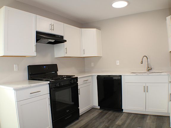 3rd image of 4260 Worth St NW