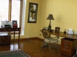 2600 Newport Dr, Naperville, IL 60565