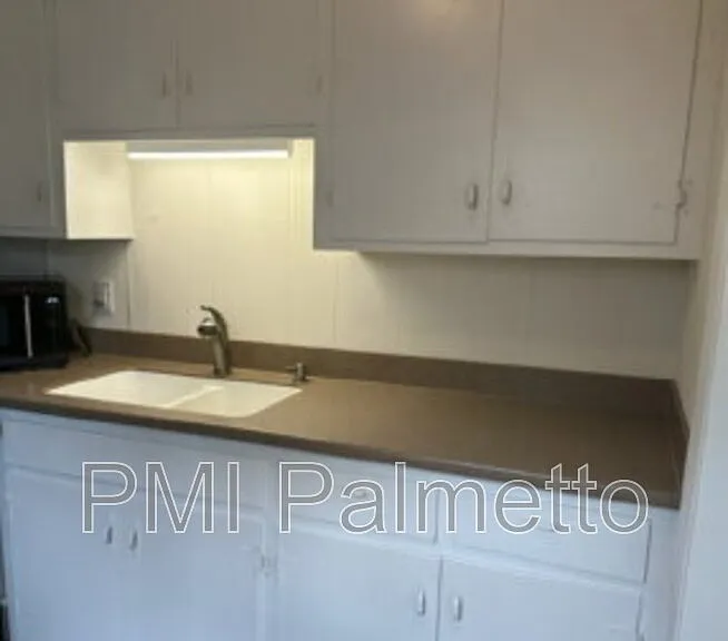 1216 Chevis St #B — Photo 7