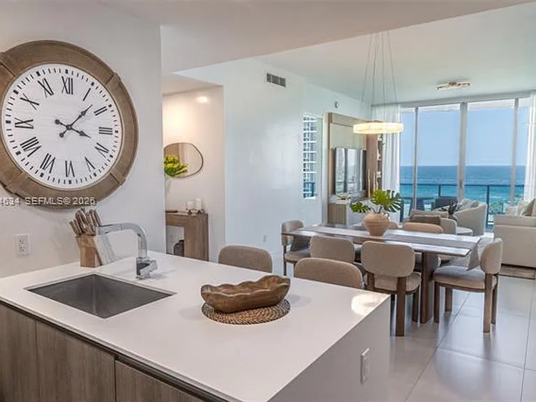 17550 Collins Ave #CU-703 — Photo 10