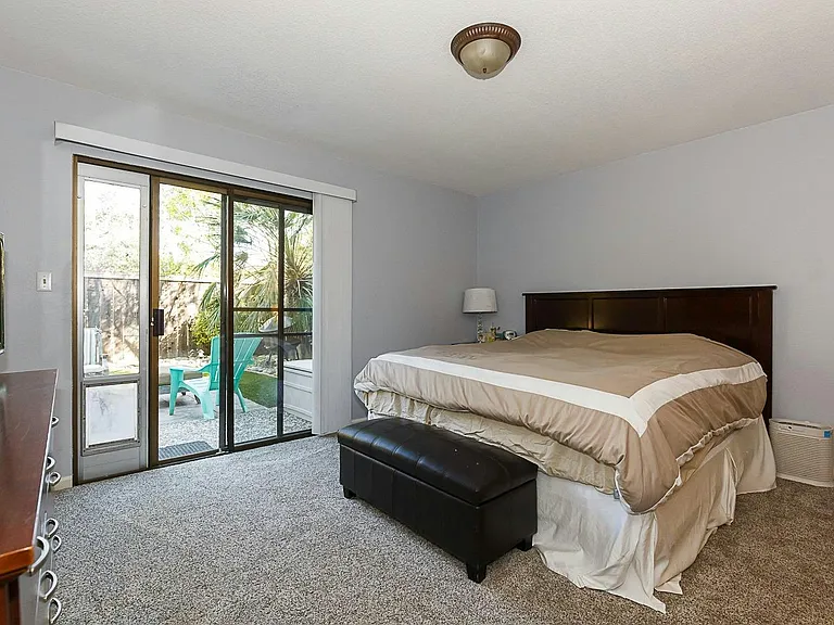 3315 Victoria Pl — Photo 4