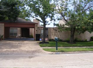 8506 Sandy Glen Ln, Houston, TX 77071