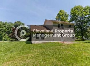 4980 Richelieu Ave, Sheffield Lake, OH 44054
