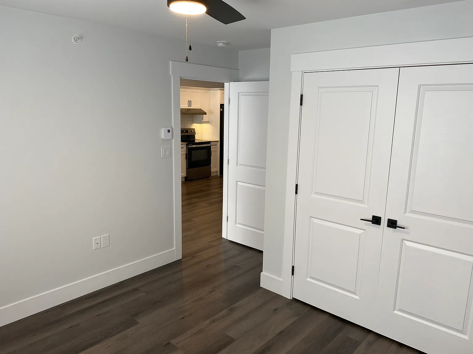 1 bed, 600 sqft, $1,352 — Photo 4