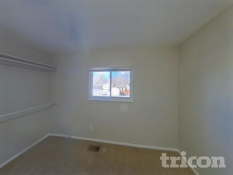 3015 Moonbeam Cir N — Photo 14