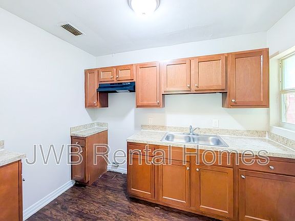 2nd image of 2817 Mars Ave