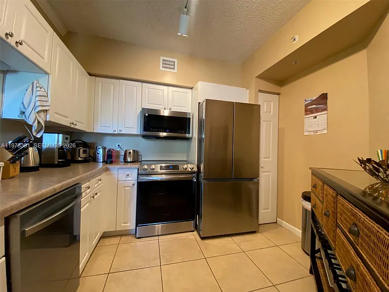 17150 N Bay Rd #2406 — Photo 11