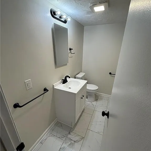 815 Sandy Ct — Photo 6