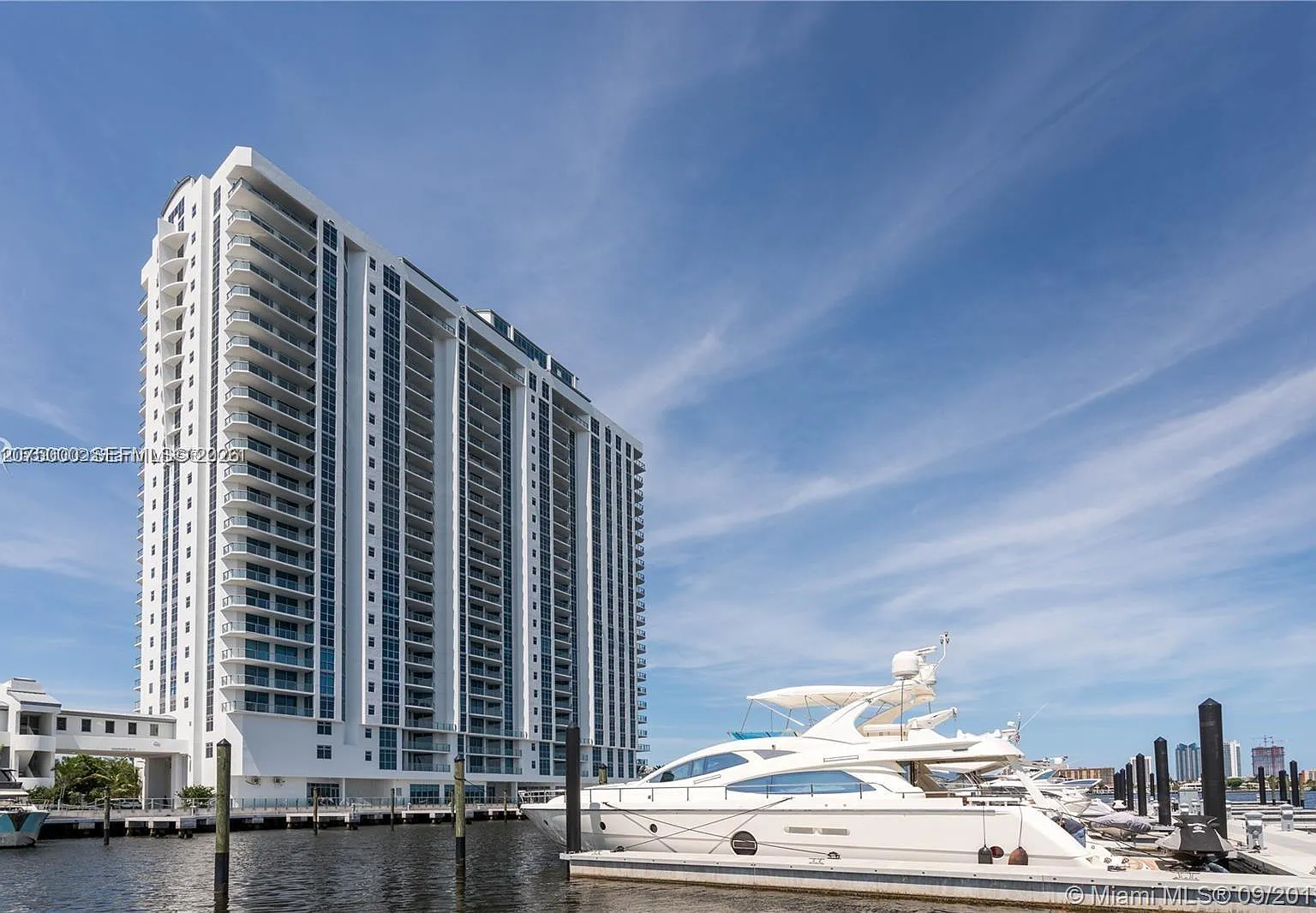 Marina Palms Residences N — Photo 2