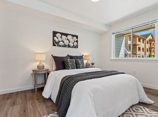 665 E Badger Rd, Lynden, WA 98264