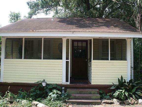 2nd image of 3309 W Gadsden St