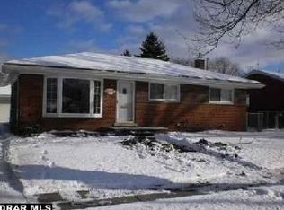 1865 Woodside St, Trenton, MI 48183