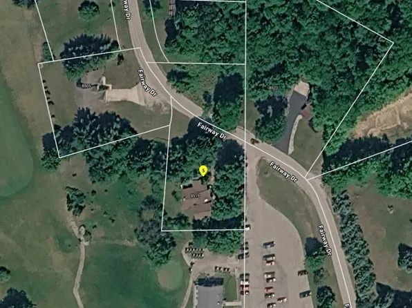 8519 Fairway Dr, Beulah, MI 49617